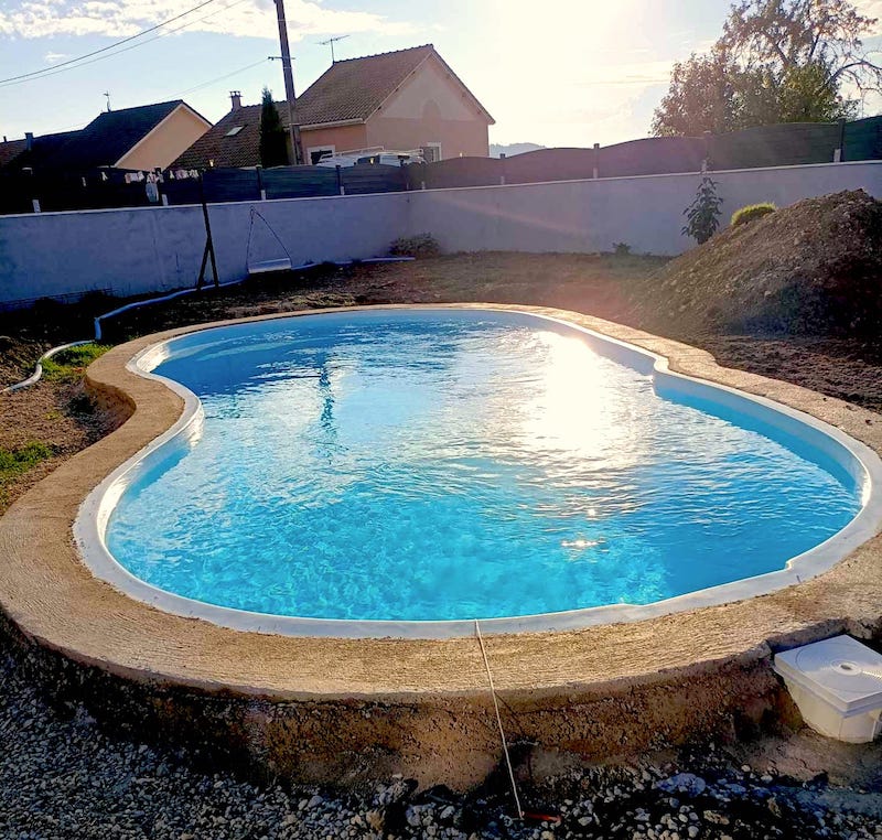 Exemple de piscine en kit enterrée : Chypre